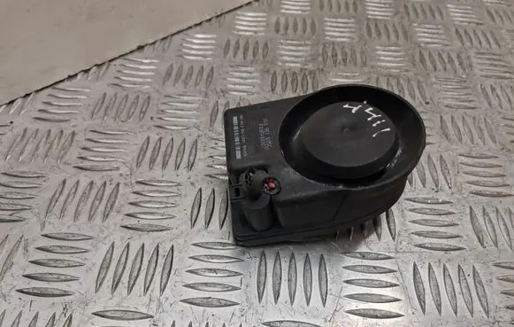 Volkswagen PASSAT B6 Alarm system siren 1K0951605C