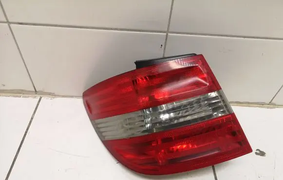 Mercedes-Benz B W245 Rear/tail lights A1698202564