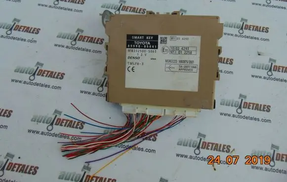 Toyota Avensis T270 Other control units/modules 8999005041