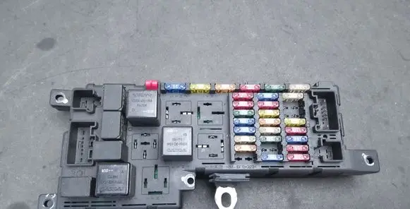 Volvo S80 Fuse module 8678449 518829007 9441161