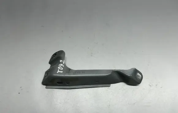 BMW 2 F45 Fender mounting bracket 7297201