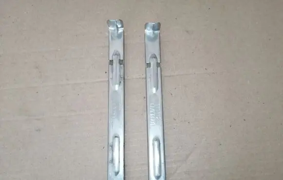 Volvo V70 Headlight/headlamp mounting bracket 30678340