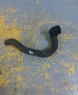 Volkswagen Touran I Coolant pipe/hose