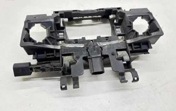 Audi A8 S8 D3 4E Rear door exterior handle/bracket 4E0839885E 4E0839886E 4E1837885E