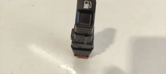 Citroen C6 Fuel tank opening switch 9658163XT