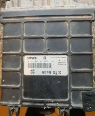 Volkswagen PASSAT B4 Engine control unit/module 0281001411412 028906021DD 28SA2669