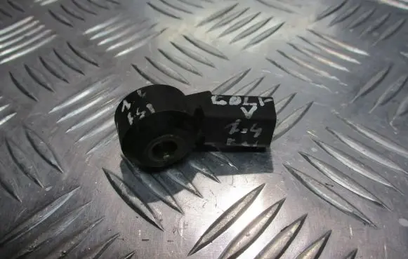 Volkswagen Golf IV Detonation knock sensor 030905377C