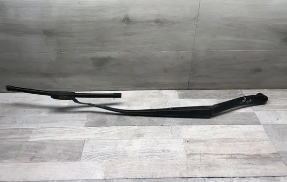 Hyundai i40 Front wiper blade arm