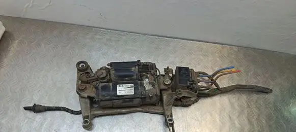 Audi Q7 4L Air suspension compressor/pump 7L8616006B