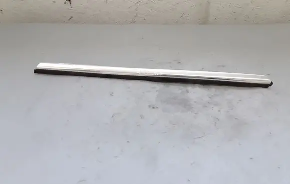 Opel Zafira C Front door glass trim molding 498166255 20808475