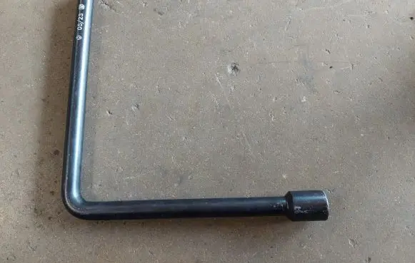 Renault Master III Wheel nut wrench 