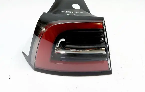 Tesla Model Y Rear/tail lights