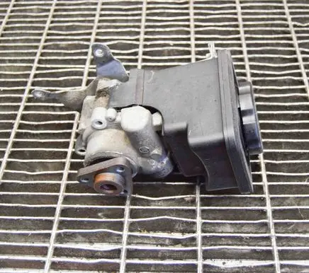 BMW X3 E83 Power steering pump 7692974 3450765