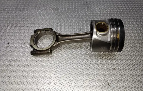 Volkswagen PASSAT B6 Piston with connecting rod 8095J4056