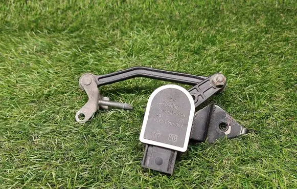 Mercedes-Benz GL X166 Rear suspension height sensor lever A0045429918
