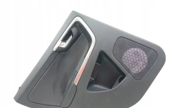 Volvo XC60 Front door card panel trim