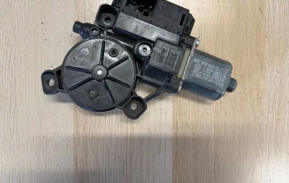 Volkswagen Polo V 6R Front door window regulator motor 6R0959802CL