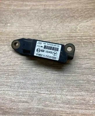 Mercedes-Benz C W203 Airbag deployment crash/impact sensor 0018204426