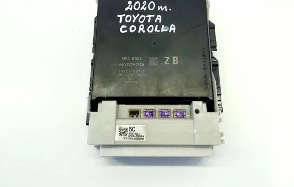 Toyota Corolla E210 E21 Fuse module 8922102710 8273002P80