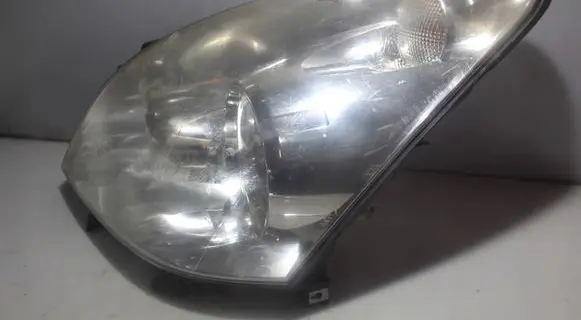 Toyota Corolla Verso E121 Headlight/headlamp