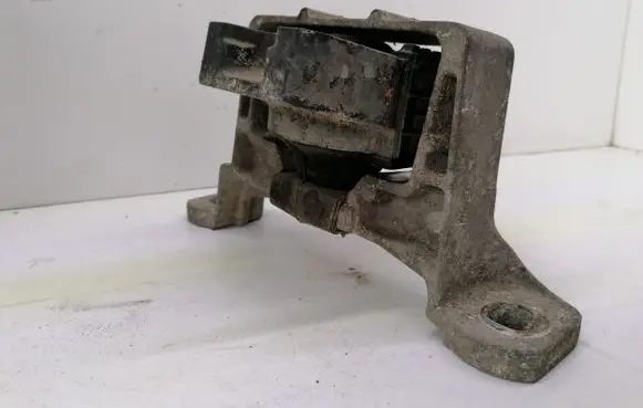 Ford Focus Engine mount bracket 26015 3M516F012