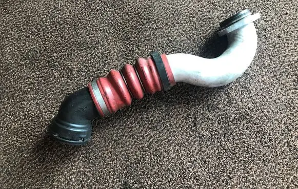 Intercooler hose/pipe