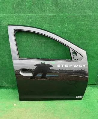 Dacia Sandero II Front door