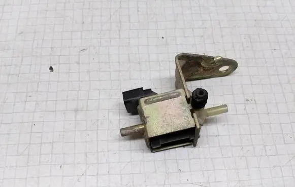 Audi A6 S6 C5 4B Turbo solenoid valve