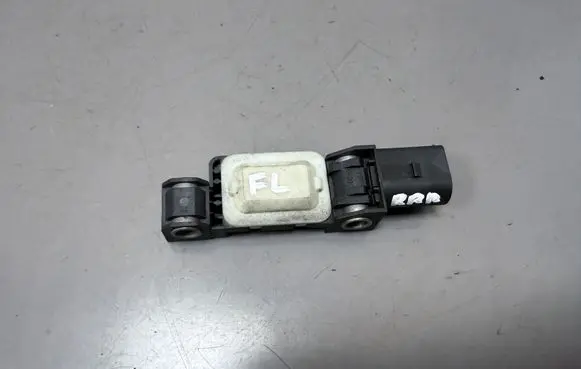 Volkswagen Touareg I Airbag deployment crash/impact sensor 7L0909606D 230107 203357