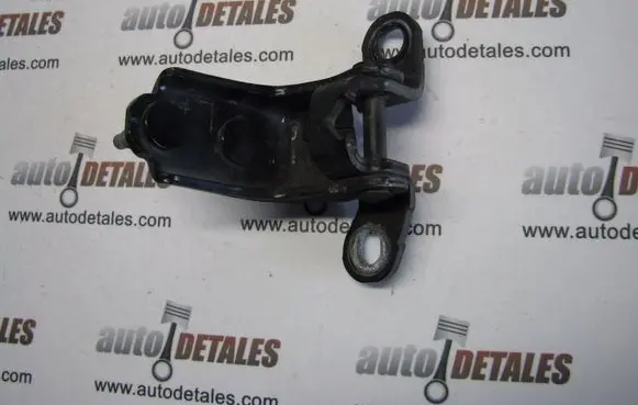 Honda CR-V Rear door lower hinge