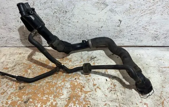 Skoda Octavia Mk2 (1Z) Engine coolant pipe/hose 3C0121087A 03L121132