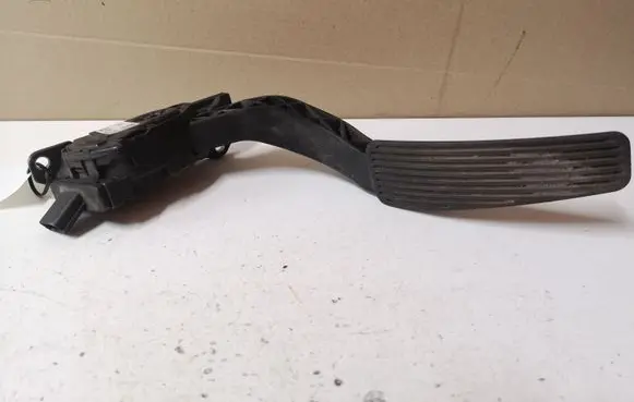 Chrysler 300 - 300C Accelerator throttle pedal 6PV93390304 04861714AB