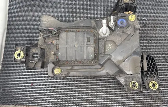 Opel Grandland X AdBlue liquid reservoir P1002559 P1001677