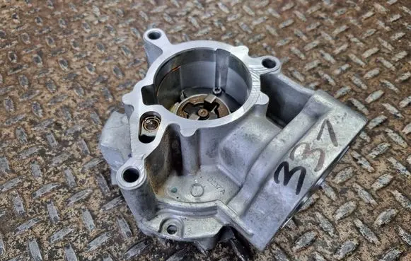 Volkswagen Arteon Vacuum pump 06L145100L