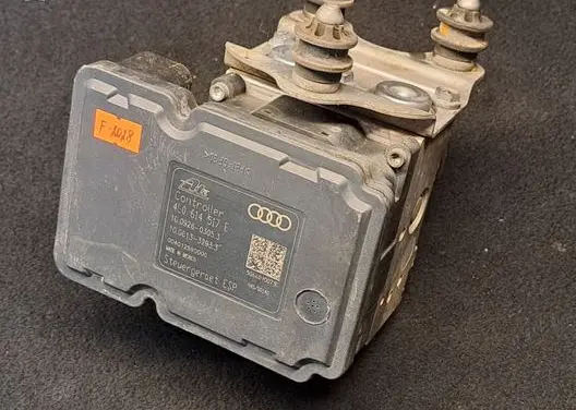 Audi Q7 4L ABS Pump 4L0614517E