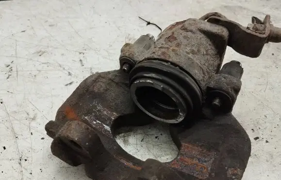 Volkswagen Multivan T4 Front brake caliper