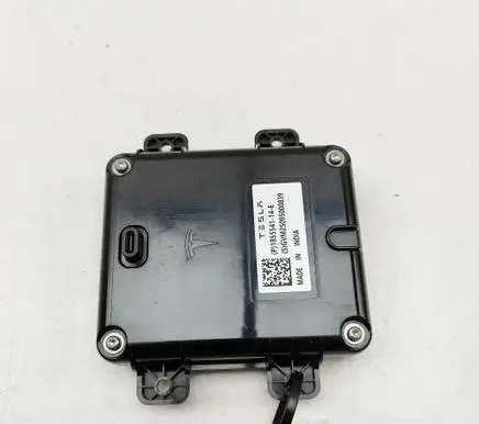 Tesla Model Y Juniper USB control unit 185554114E