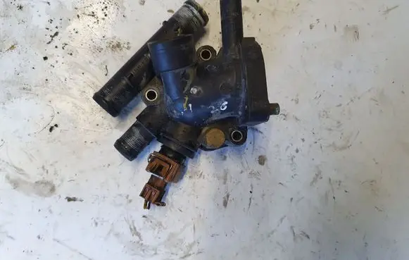 Mitsubishi Space Star Engine coolant pipe/hose 7700886731 7700886730