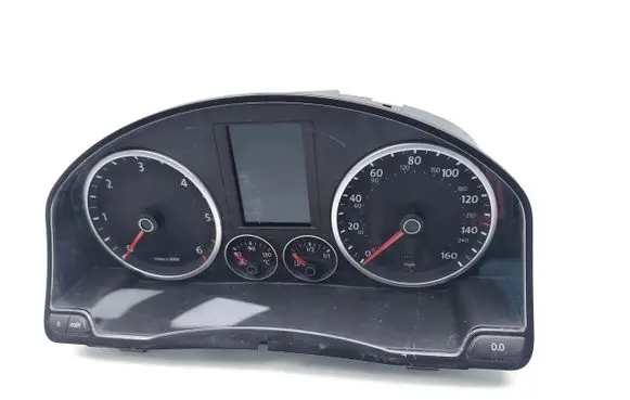 Volkswagen Tiguan Speedometer (instrument cluster) 5N0920970D A2C53023102 A2C53025660