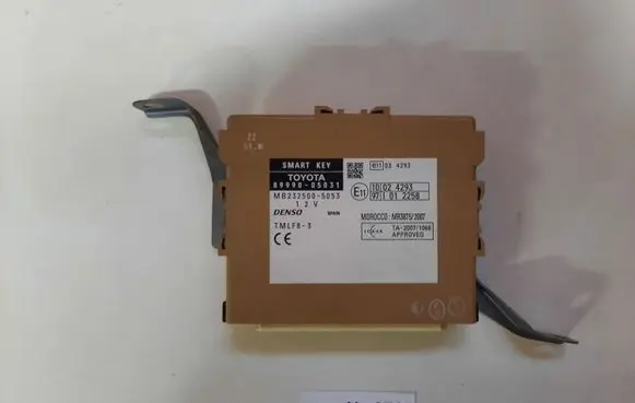 Toyota Avensis T270 Other control units/modules 8999005031