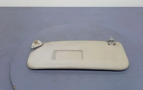 Toyota Avensis T220 Sun visor