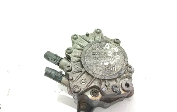 Audi A4 S4 B7 8E 8H Vacuum pump 03G145209