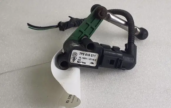 Porsche Cayenne (92A) Headlight/headlamp level sensor 7P0616571 090112