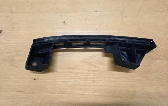 Volkswagen Caddy Front bumper mounting bracket 1T0807890B DNW013837