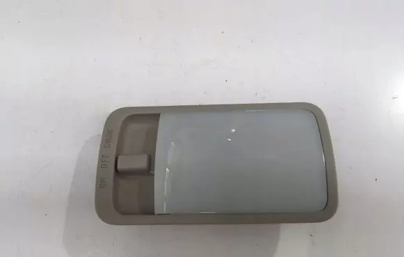 Nissan Leaf II (ZE1) Rear seat light