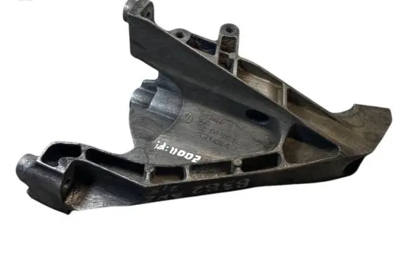 Volkswagen Transporter - Caravelle T5 Engine mounting bracket 7H0199370N