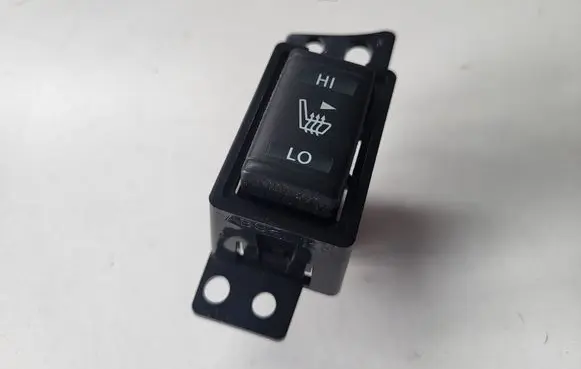 Nissan X-Trail T32 Seat heating switch