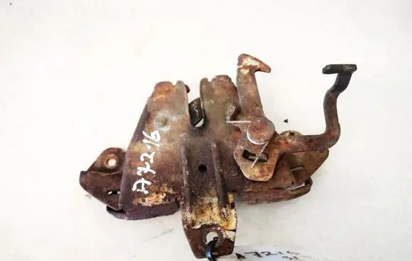 Mitsubishi Colt Engine bonnet/hood lock/catch
