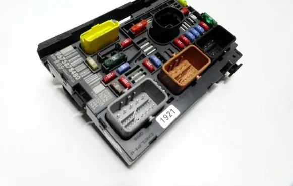 Citroen Berlingo Fuse module 9675878480 14430938