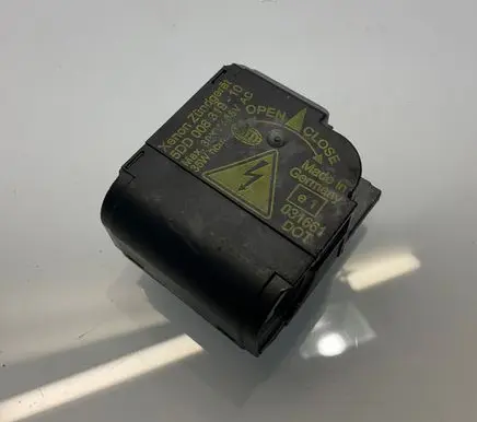 Mercedes-Benz E W211 Headlight ballast module Xenon 5DD00831910